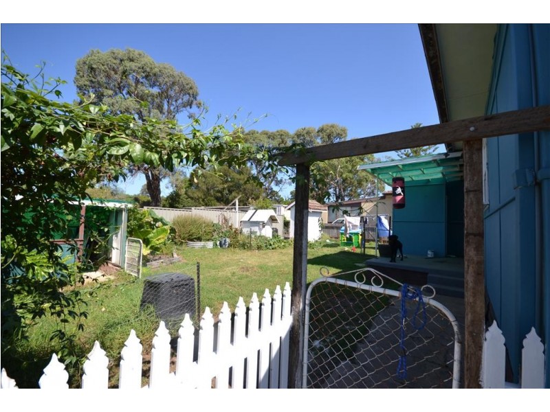 8 McDonald Avenue, Nowra NSW 2541
