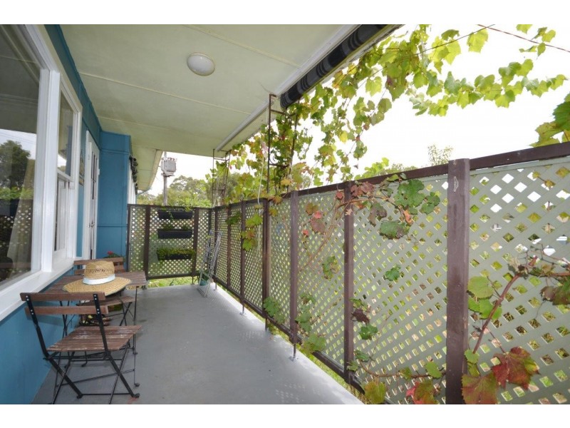 8 McDonald Avenue, Nowra NSW 2541