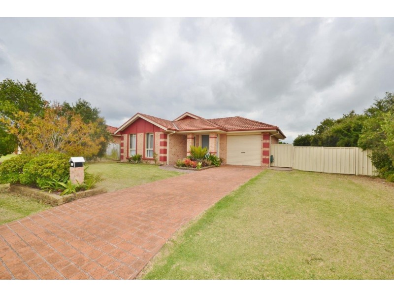 17 Guinea Flower Crescent, Worrigee NSW 2540