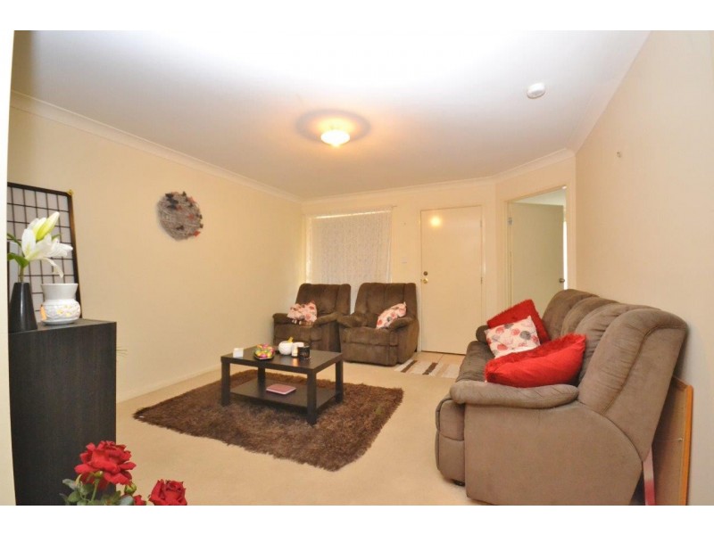 17 Guinea Flower Crescent, Worrigee NSW 2540