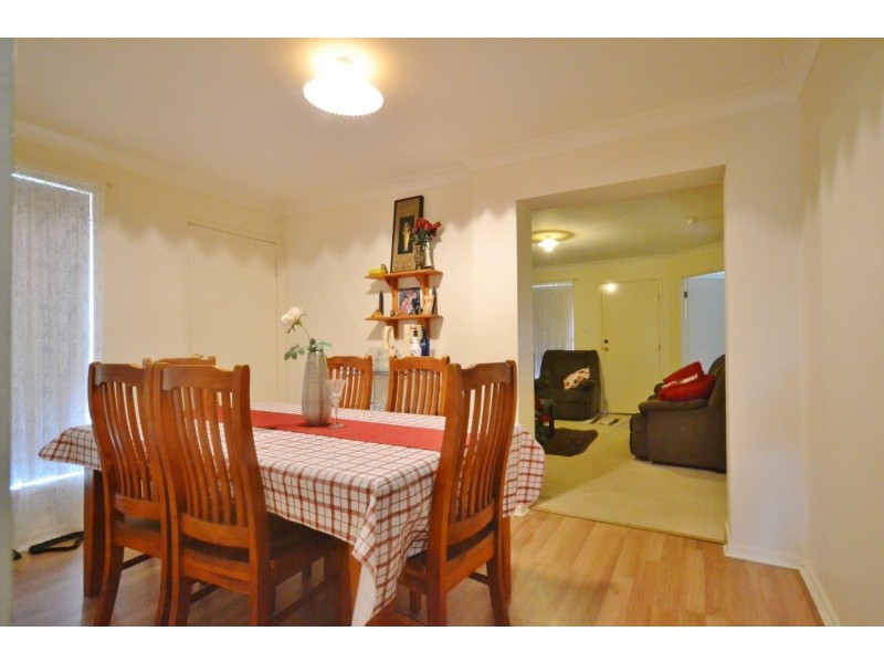 17 Guinea Flower Crescent, Worrigee NSW 2540