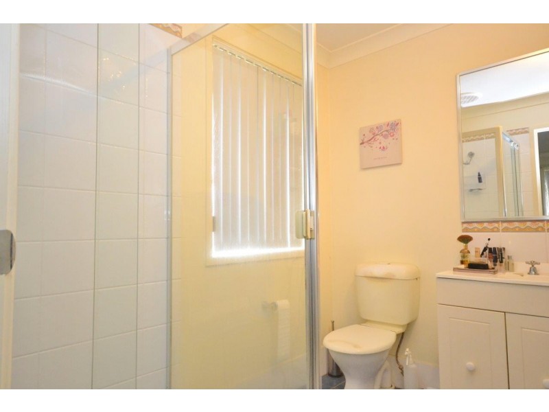 17 Guinea Flower Crescent, Worrigee NSW 2540