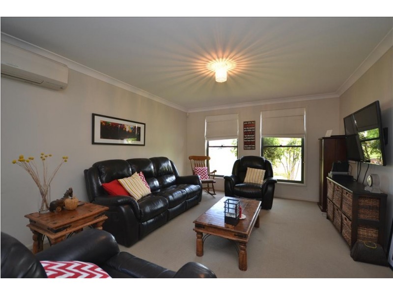 3 Mintbush Crescent, Worrigee NSW 2540