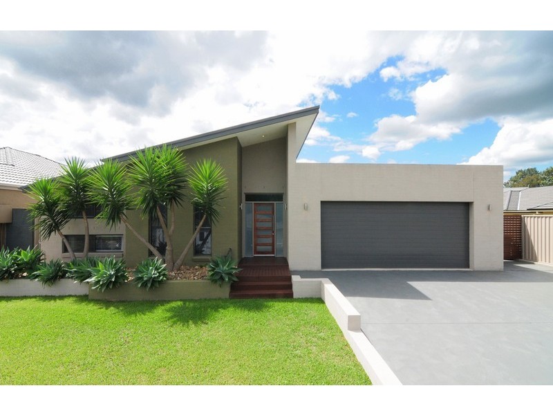 54 Emerald Drive, Meroo Meadow NSW 2540