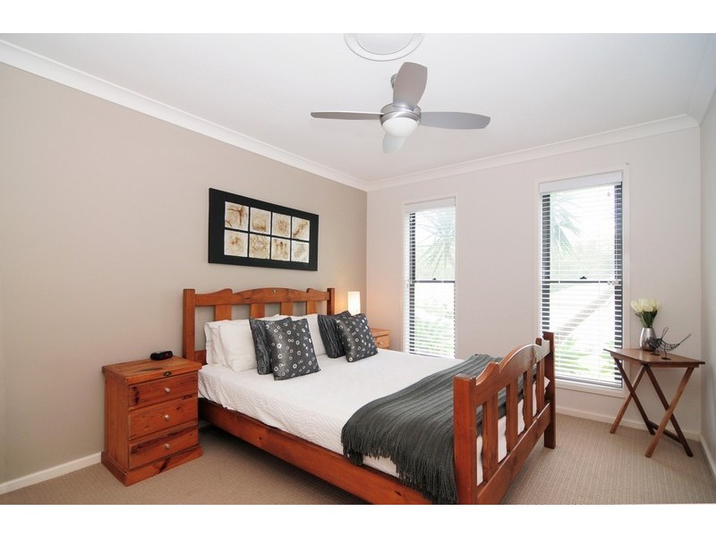 54 Emerald Drive, Meroo Meadow NSW 2540