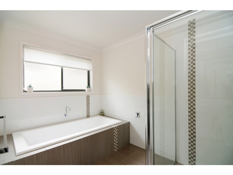 54 Emerald Drive, Meroo Meadow NSW 2540