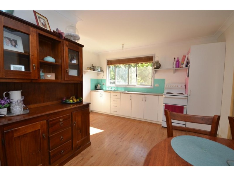 7 Camellia Grove, Bomaderry NSW 2541