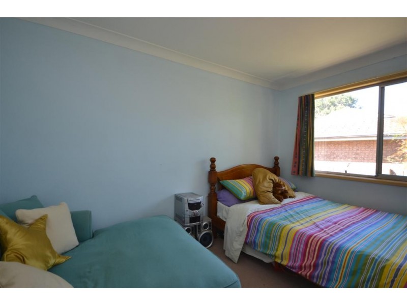 7 Camellia Grove, Bomaderry NSW 2541