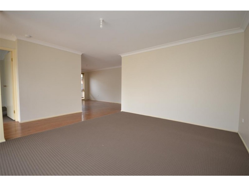 5 St James Crescent, Worrigee NSW 2540