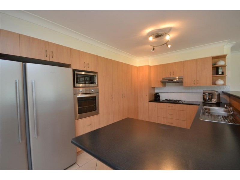 6 Emerald Drive, Meroo Meadow NSW 2540