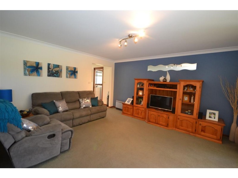 6 Emerald Drive, Meroo Meadow NSW 2540