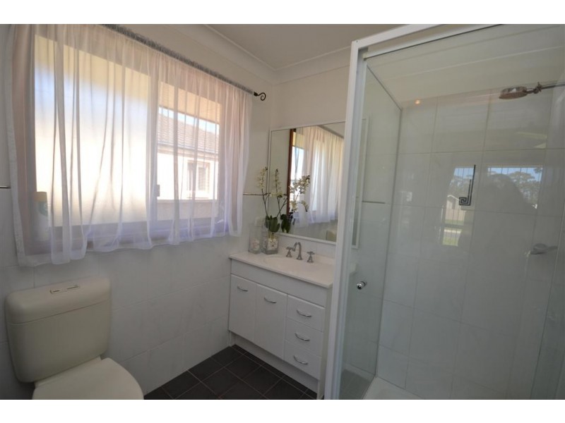 6 Emerald Drive, Meroo Meadow NSW 2540