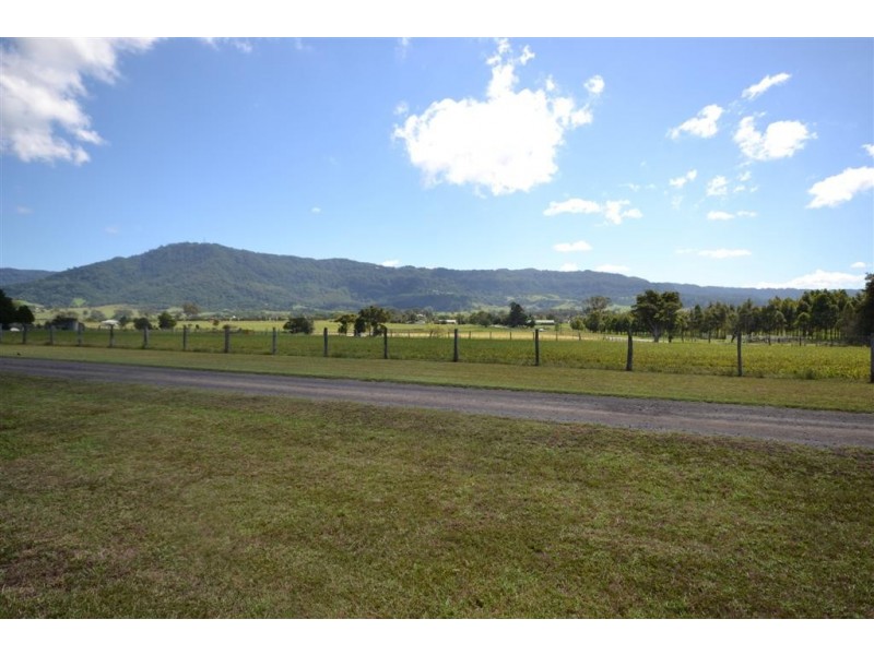 6 Emerald Drive, Meroo Meadow NSW 2540