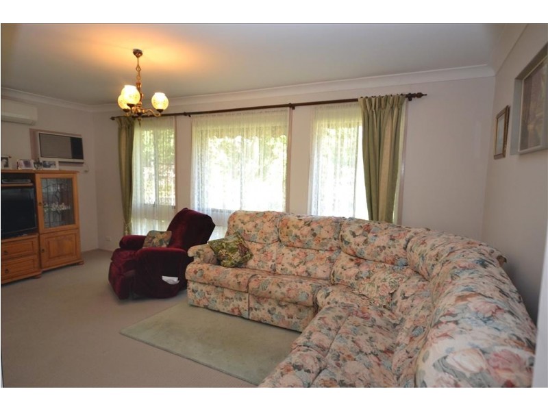 64 Lyndhurst Drive, Bomaderry NSW 2541