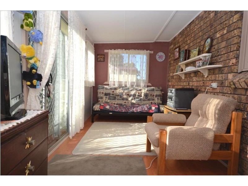64 Lyndhurst Drive, Bomaderry NSW 2541