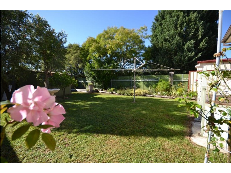 64 Lyndhurst Drive, Bomaderry NSW 2541