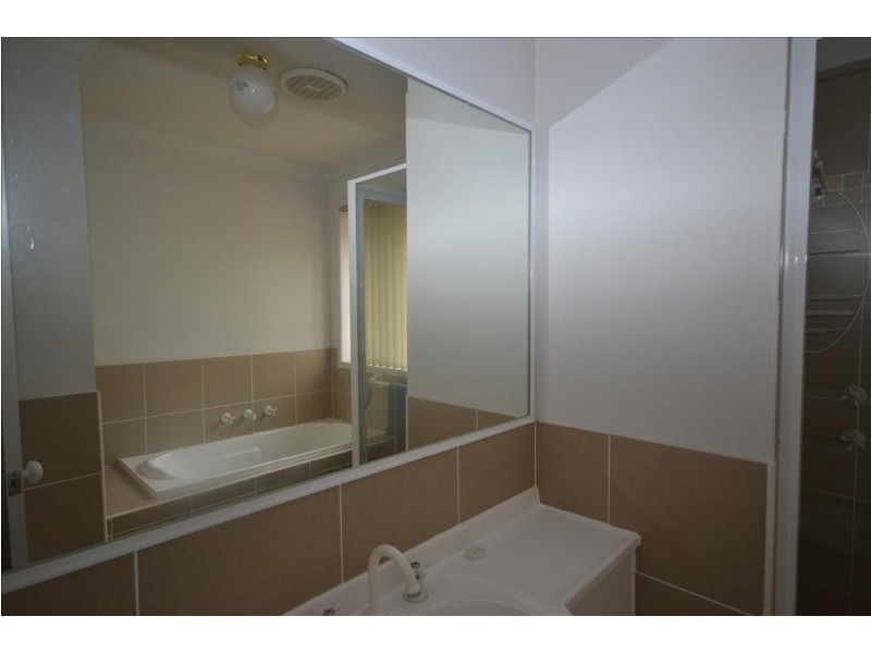 12 Carrington Park Drive, Nowra NSW 2541