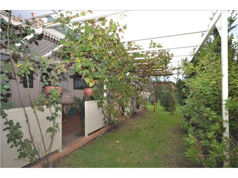 12 Carrington Park Drive, Nowra NSW 2541