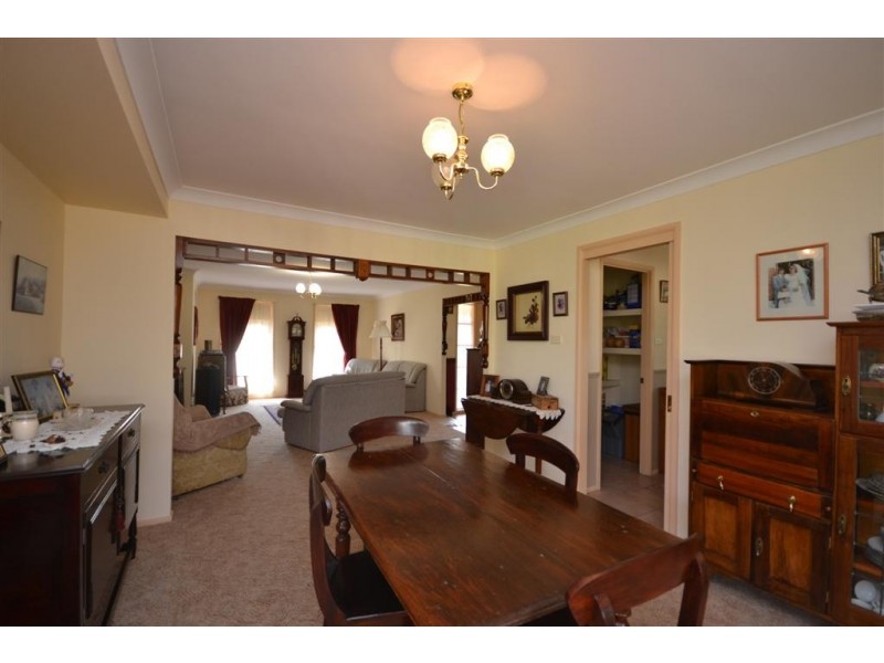 34 Tartarian Crescent, Bomaderry NSW 2541