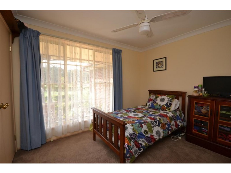 34 Tartarian Crescent, Bomaderry NSW 2541