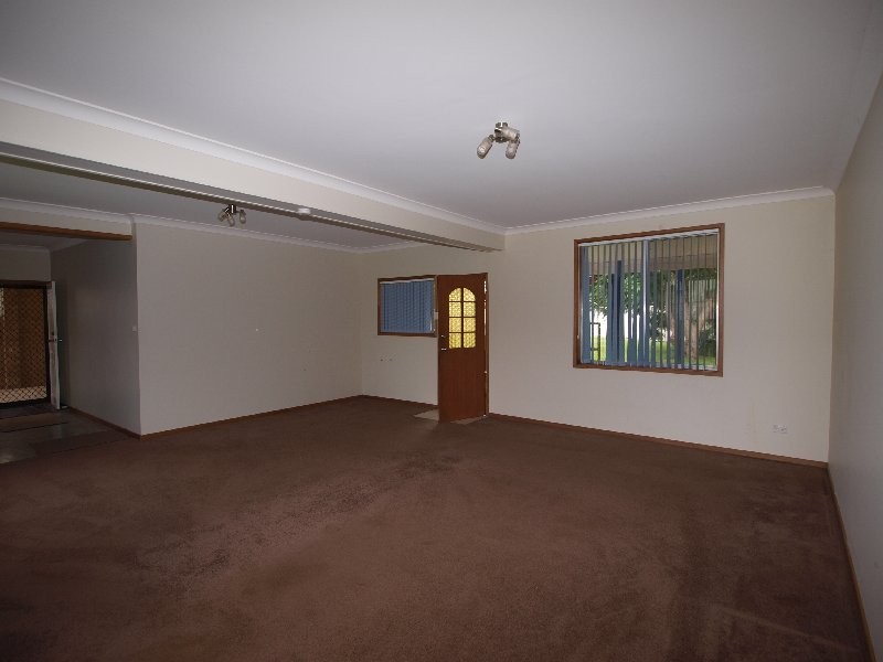 10 McIntosh Street, Shoalhaven Heads NSW 2535