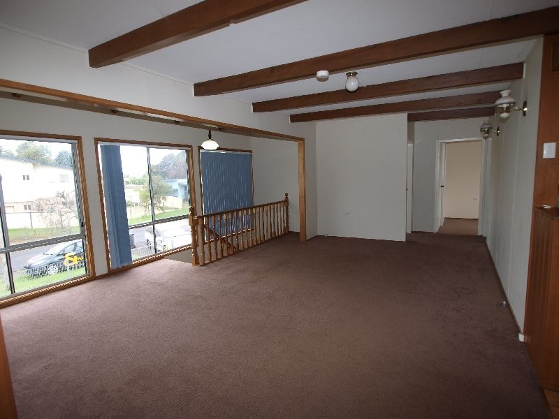 10 McIntosh Street, Shoalhaven Heads NSW 2535