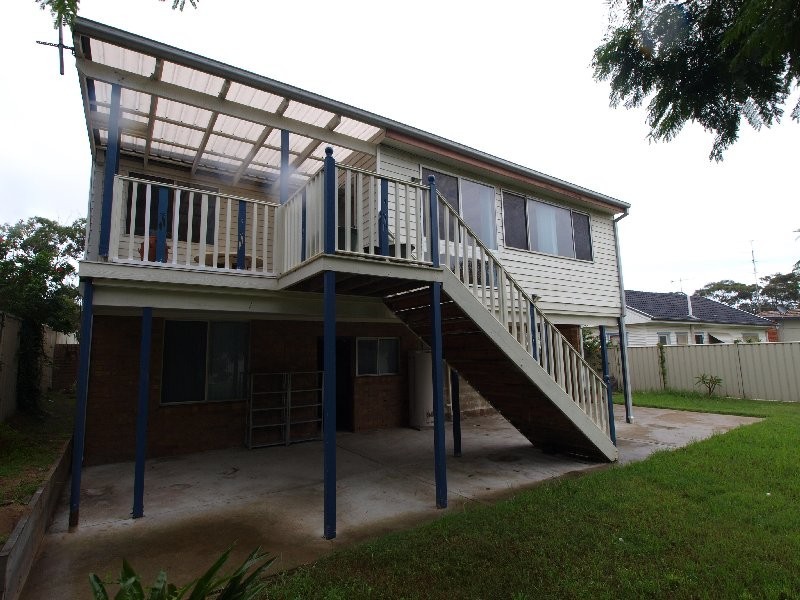 10 McIntosh Street, Shoalhaven Heads NSW 2535