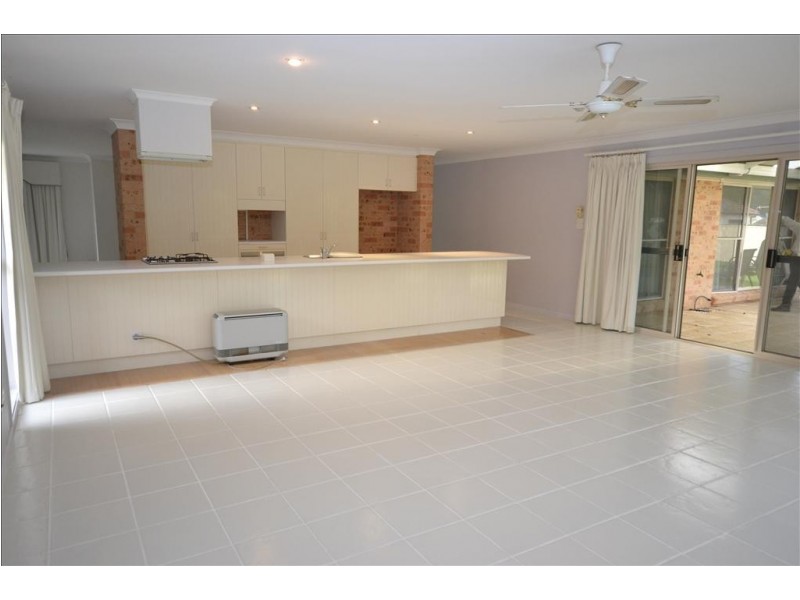 9 Cavanagh Lane, West Nowra NSW 2541