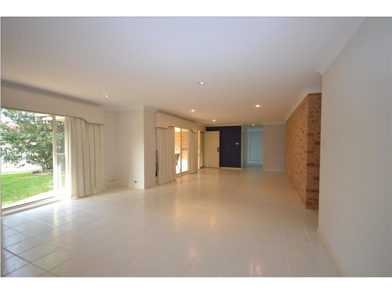 9 Cavanagh Lane, West Nowra NSW 2541