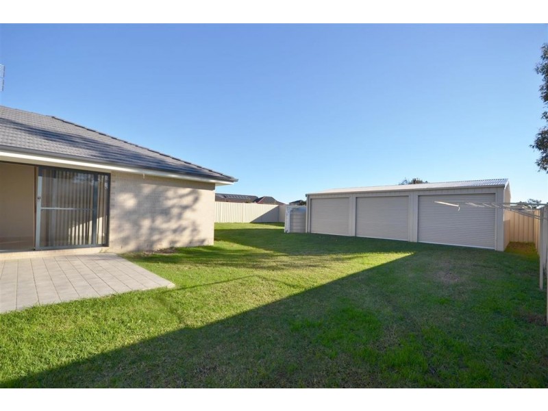 38 Blue Bell Way, Worrigee NSW 2540
