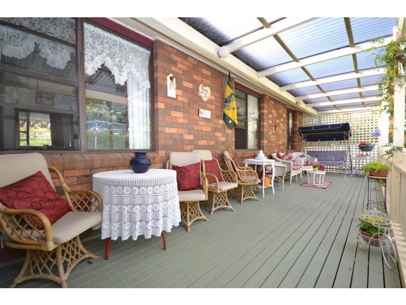 24 Yeovil Drive, Bomaderry NSW 2541