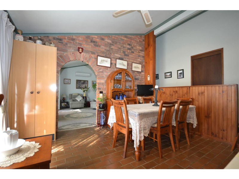 24 Yeovil Drive, Bomaderry NSW 2541