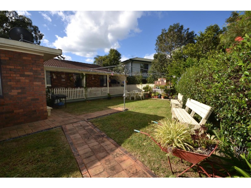 24 Yeovil Drive, Bomaderry NSW 2541