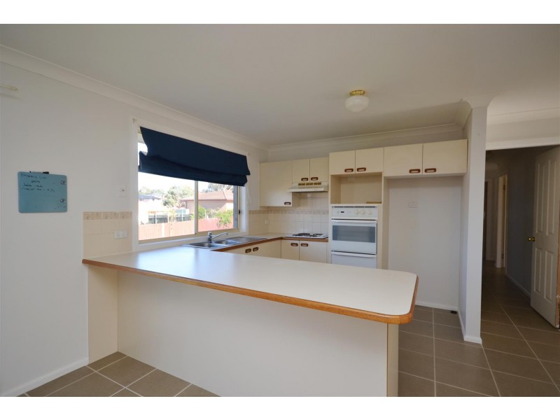 4 Plato Crescent, Worrigee NSW 2540