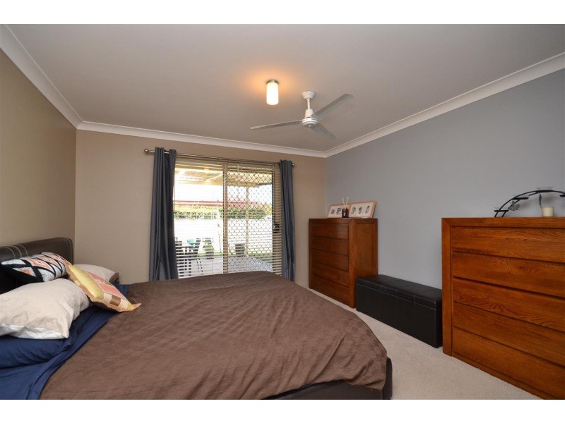 17 Emerald Drive, Meroo Meadow NSW 2540