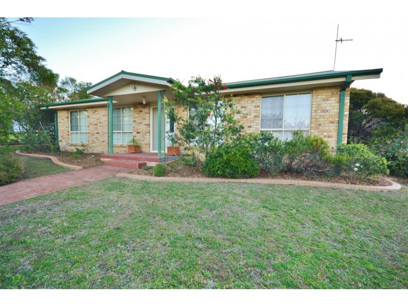 9 Rendal Avenue, North Nowra NSW 2541