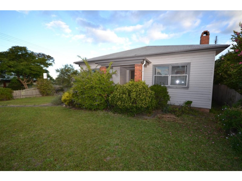 98 Jervis Street, Nowra NSW 2541