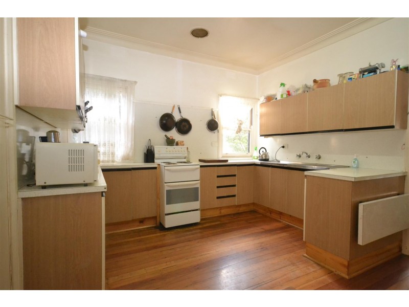 98 Jervis Street, Nowra NSW 2541