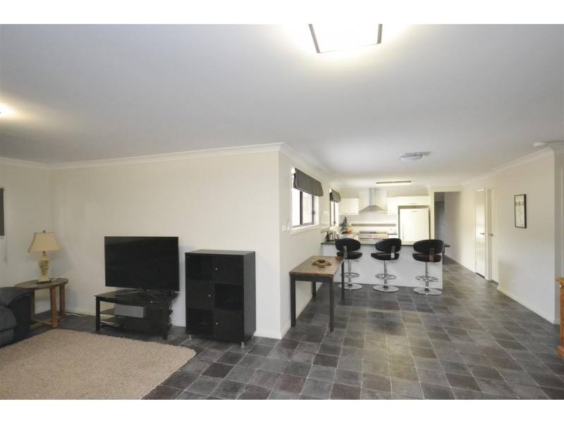 5 Quiberon Street, Nowra NSW 2541
