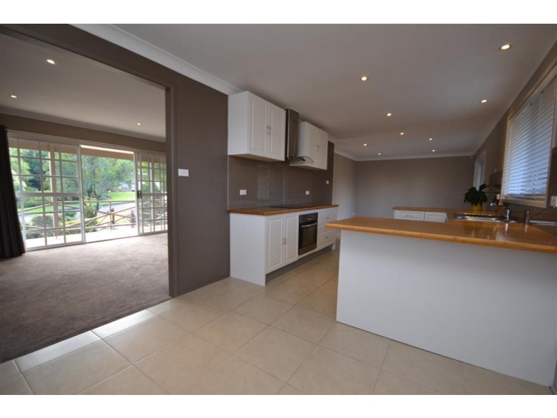 8 Kongoola Avenue, Cambewarra NSW 2540