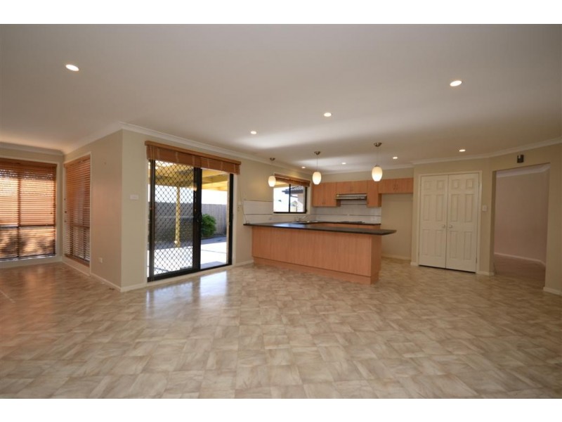 12 Freesia Cresent, Bomaderry NSW 2541