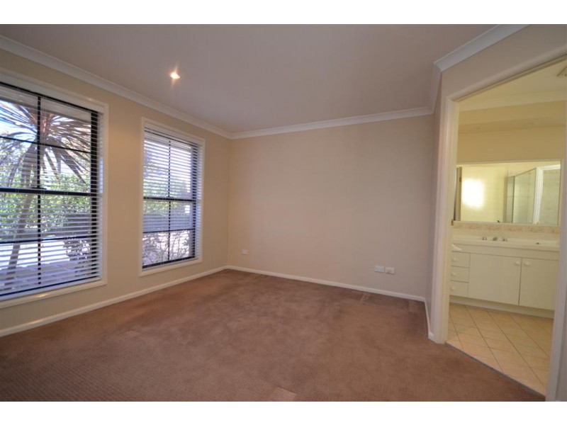 12 Freesia Cresent, Bomaderry NSW 2541