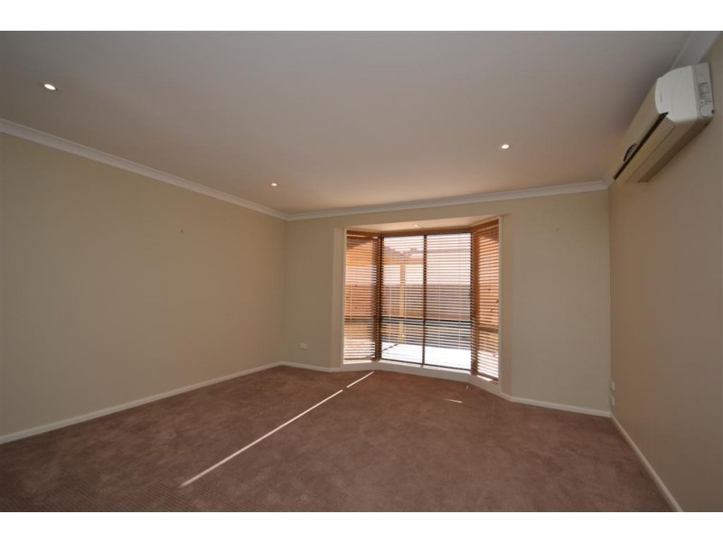 12 Freesia Cresent, Bomaderry NSW 2541