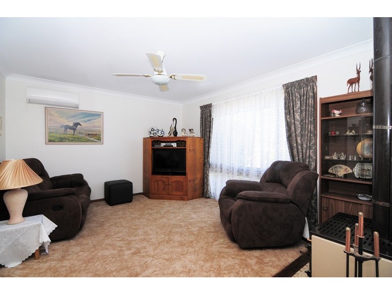 9 Oval Drive, Shoalhaven Heads NSW 2535