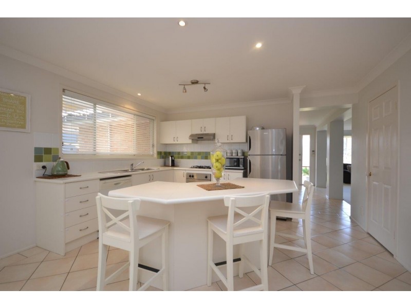 24 Langside Avenue, West Nowra NSW 2541