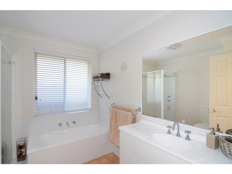 24 Langside Avenue, West Nowra NSW 2541