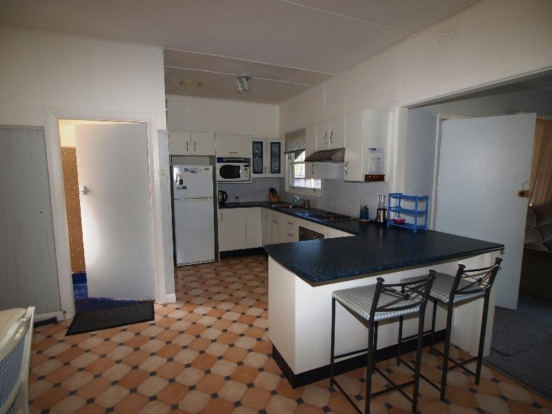 28 McIntosh Street, Shoalhaven Heads NSW 2535