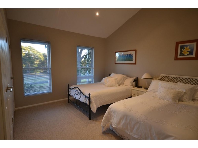 101 Old Berrara Road, Sussex Inlet NSW 2540