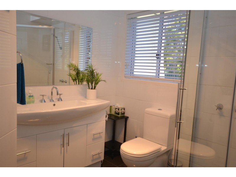 8 Elvin Drive, Bomaderry NSW 2541