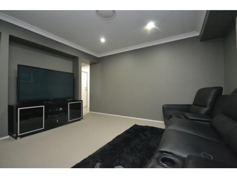 16 Jade Place, Meroo Meadow NSW 2540